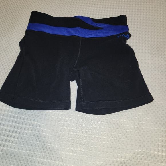 FILA EUC WOMEN'S SZ M EXERCISE SHORTS - Picture 1 of 5